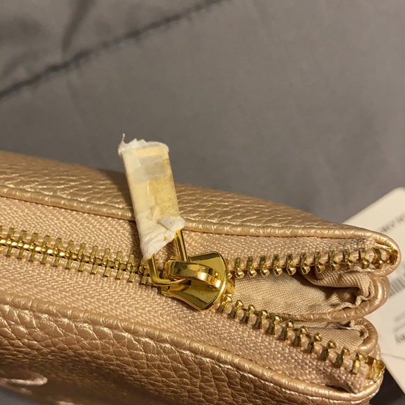 Crossbody/Wristlet - Picture 4 of 9